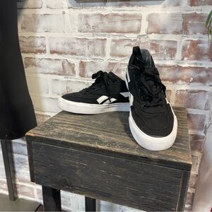 Reebok Black Canvas lace up Sneakers size 7